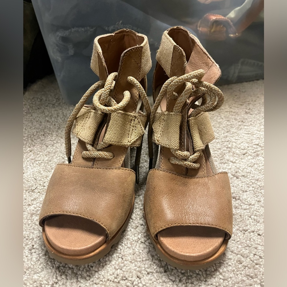 Sorel tan Joanie lace up sandal